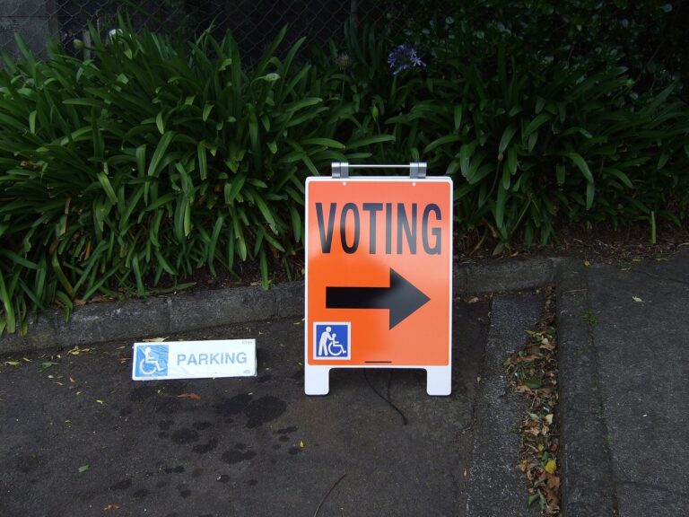 Tennessee Early Vote Nears 400,000
